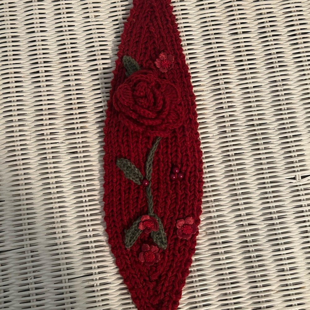 Elegant Red Knit Headband with Floral Design